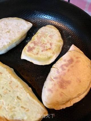 南瓜鸡蛋虾皮野葱盒子的做法步骤：27