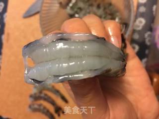 蒜蓉粉丝蒸虾的做法步骤：1