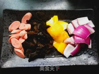时蔬炒韭菜面片的做法步骤：4