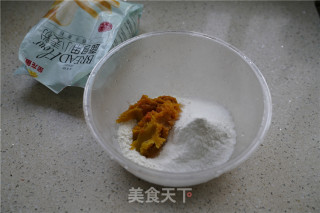 豆沙南瓜饼的做法步骤：2