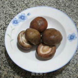 香菇鸡肉馅饺子的做法步骤：3