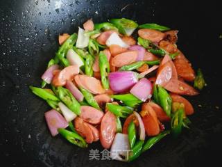 尖椒炒火腿肠的做法步骤：6
