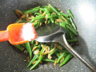 榨菜丝炒油豆角的做法步骤：6