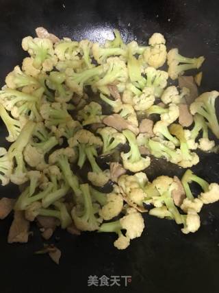 猪肉片炒花菜的做法步骤：10