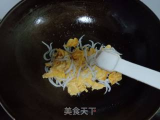 银鱼炒鸡蛋的做法步骤：8
