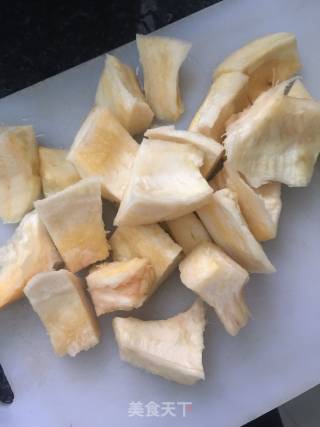 榴莲壳煲鸡的做法步骤：1