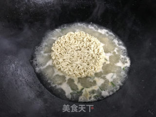 海鲜面的做法步骤：6