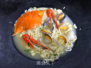 海鲜面的做法步骤：7