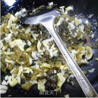 酸菜炒笋尖的做法步骤：7