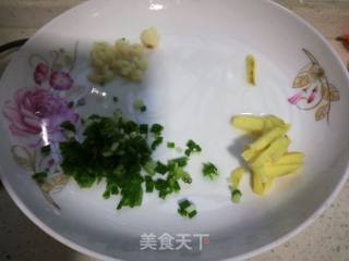 红烧鲫鱼的做法步骤：4
