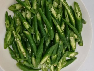香辣鸡腿肉的做法步骤：2