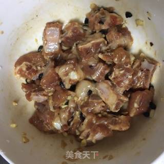 芋头蒸排骨的做法步骤：4