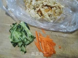 凉拌豆皮的做法步骤：1