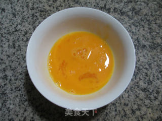 鸭蛋小青瓜年糕汤的做法步骤：2