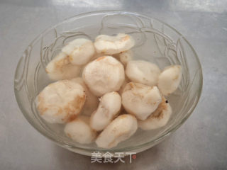 荸荠玉米面粥的做法步骤：2