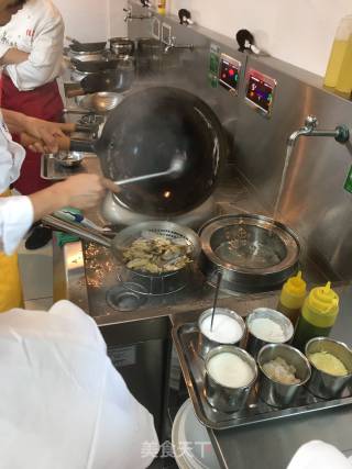 蒜蓉粉丝蒸蛏子的做法步骤：2