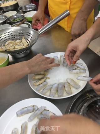 蒜蓉粉丝蒸蛏子的做法步骤：4