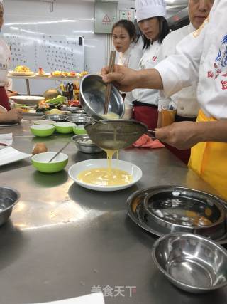 蛤蜊蒸水蛋的做法步骤：1