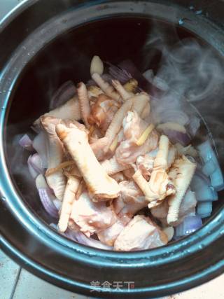 鸡翅鸡爪煲的做法步骤：4