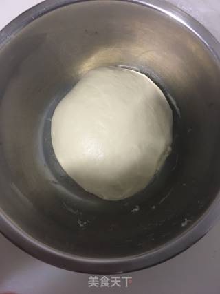 洋葱牛肉馅饼的做法步骤：2