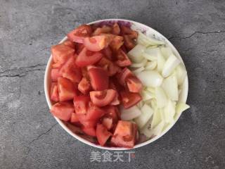 番茄牛肉盖浇饭的做法步骤：2