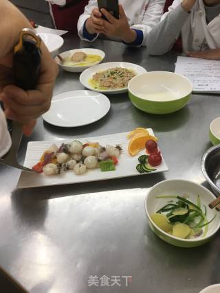 青椒洋葱炒墨鱼仔的做法步骤：5
