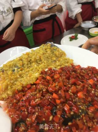 剁椒鱼头的做法步骤：7