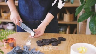 抹茶双色慕斯的做法步骤：1