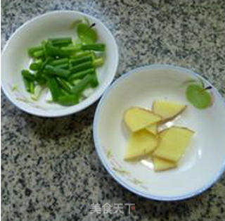 茄汁带鱼的做法步骤：2