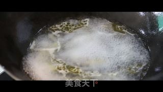 鸡汤云耳浸竹笙的做法步骤：3