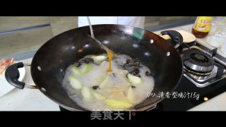 鸡汤云耳浸竹笙的做法步骤：5
