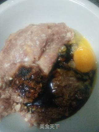 玉米饺子的做法步骤：2