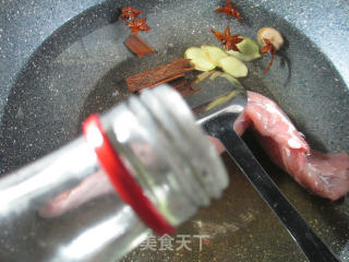 白切里脊肉的做法步骤：3