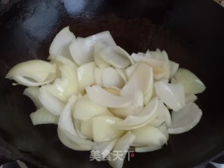 洋葱扒海参的做法步骤：6