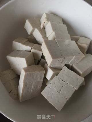 牛肉末炖豆腐的做法步骤：1