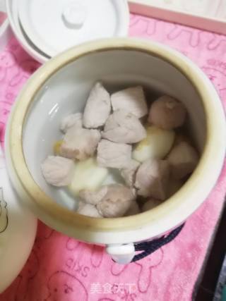 无花果马蹄瘦肉汤的做法步骤：3