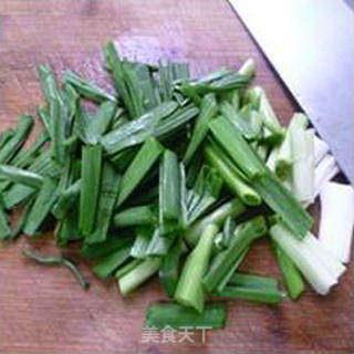 瘦肉大蒜炒年糕的做法步骤：6