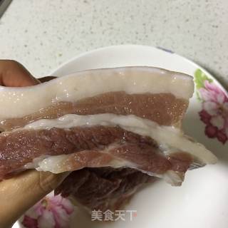 脆皮烧肉的做法步骤：2