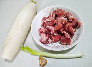 萝卜排骨汤的做法步骤：1