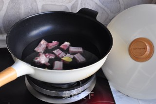 排骨焖饭的做法步骤：2
