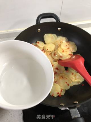 酸辣洋芋片儿的做法步骤：5