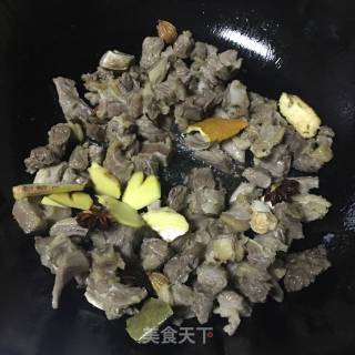牛腩炖萝卜的做法步骤：10