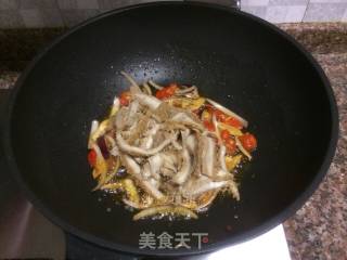 泡椒爆炒卤毛肚的做法步骤：6