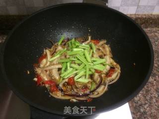 泡椒爆炒卤毛肚的做法步骤：7