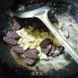 鸡蛋炒黑米年糕的做法步骤：9