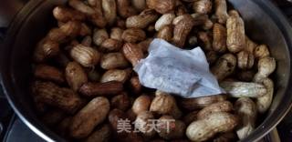 五香花生的做法步骤：3