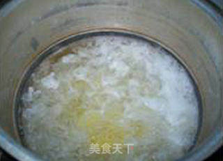 枸杞菠萝银耳甜汤的做法步骤：8