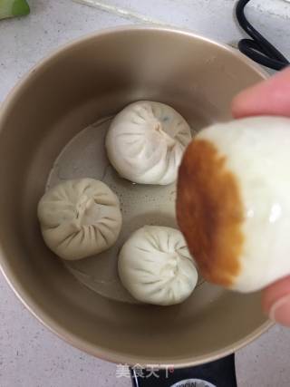 茴香鸡蛋生煎包的做法步骤：12