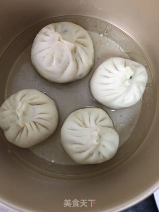 茴香鸡蛋生煎包的做法步骤：13
