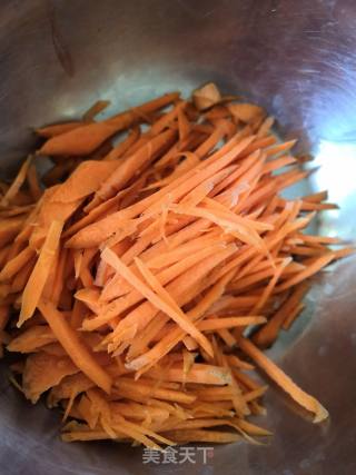 素炒绿豆芽的做法步骤：1